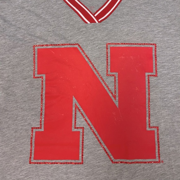 Nebraska HUSKERS Bling Women’s VS PINK Shirt, M - Picture 2 of 5
